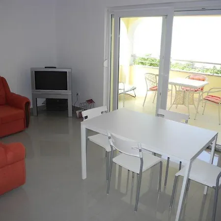 Crikvenica, Vinodol 2 *