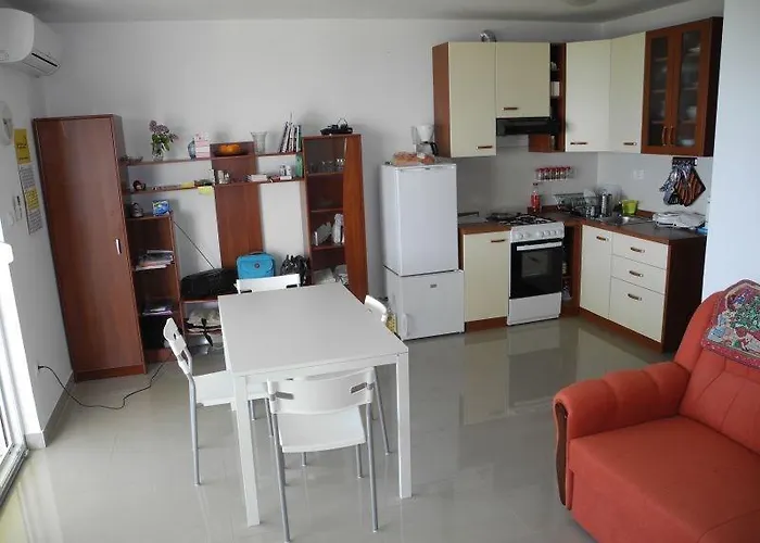 Crikvenica, Vinodol 2 * קריקווניצה